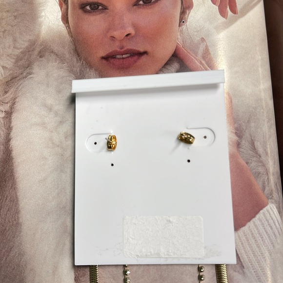 BNWT PANACEA 5.5” LONG GOLD TONE SNAKE CHAIN & CRYSTAL EARRINGS LEAD FREE - Picture 6 of 6